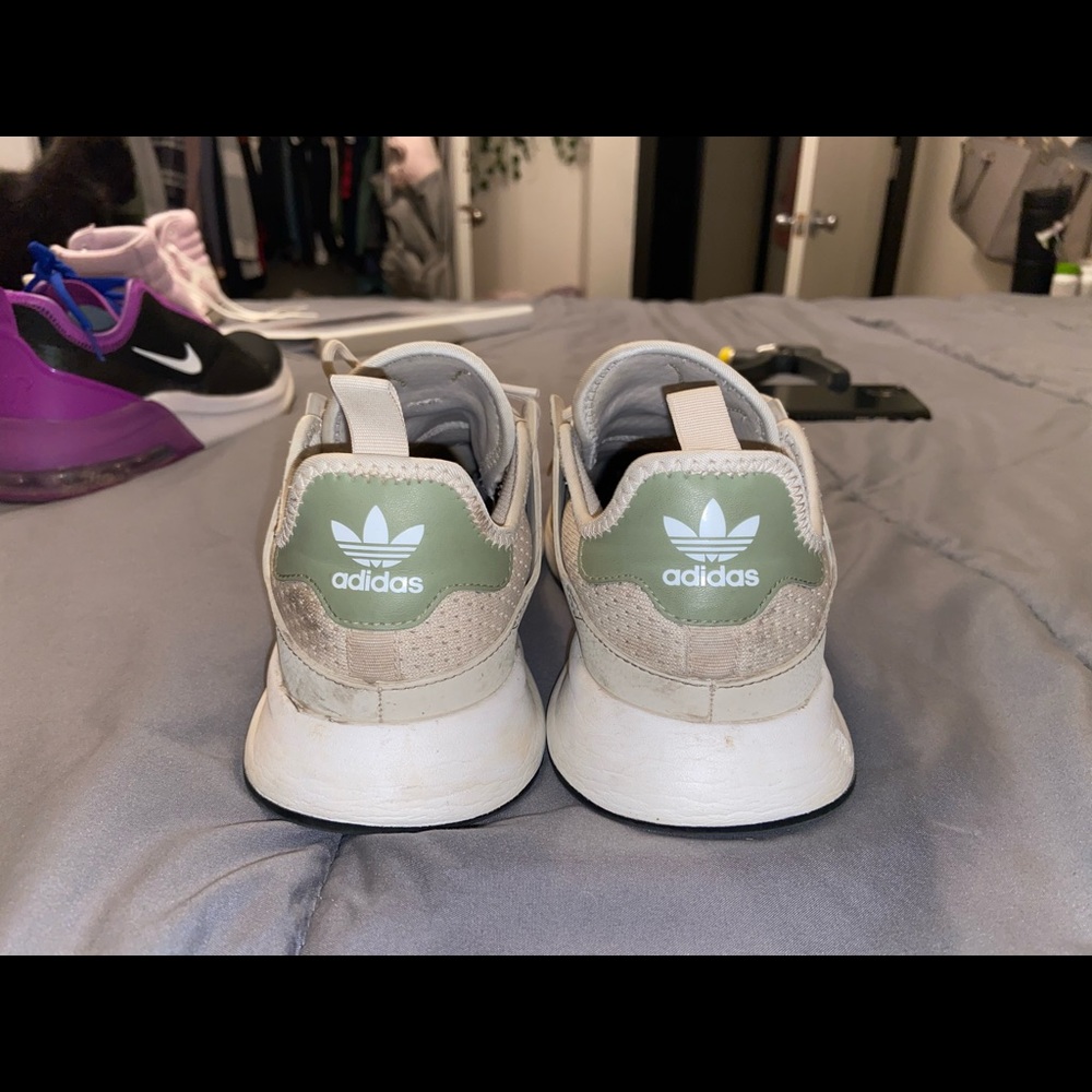 Adidas - Picture 2 of 4